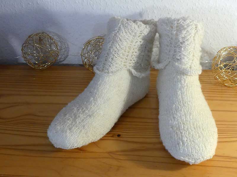 schafwollige Socken mit Muster