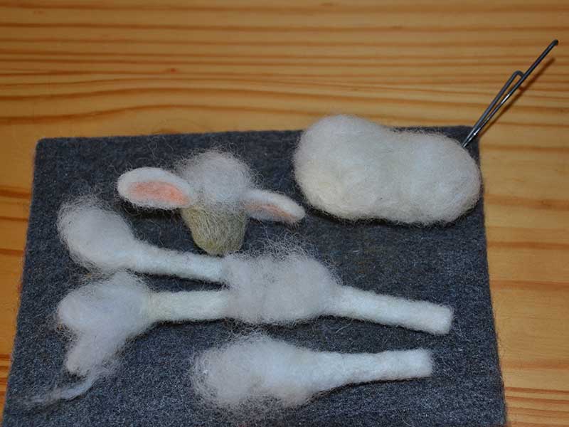 ein Schaf filzen - die Teile