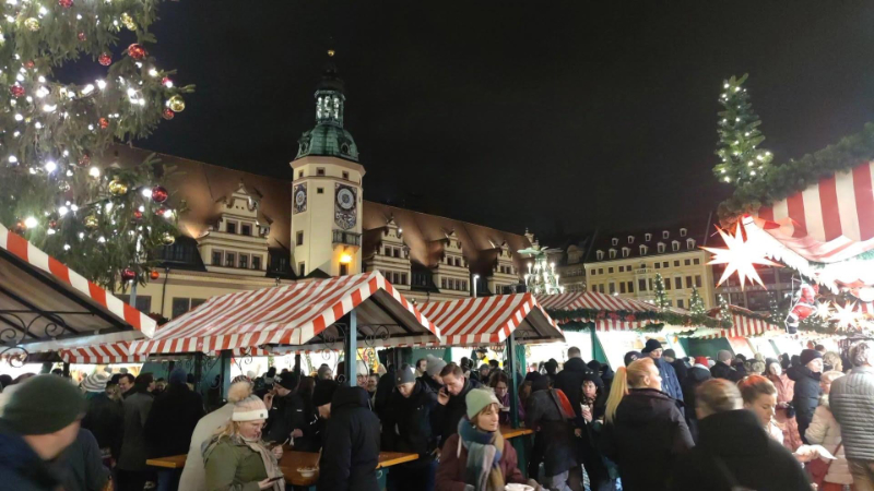 Leipziger Weihnachtsmarkt einen Tag vor Weihnachten