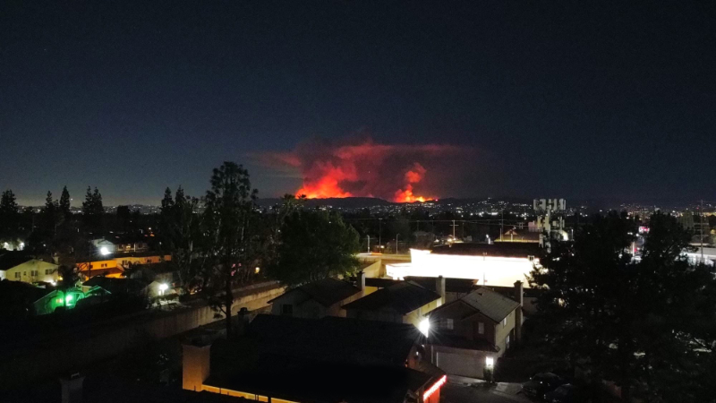 Feuer in Los Angeles, 10 km vom Haus der Tochter weg.