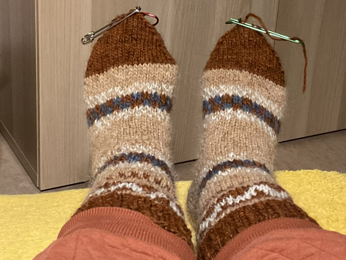 selbstgestrickte Socken